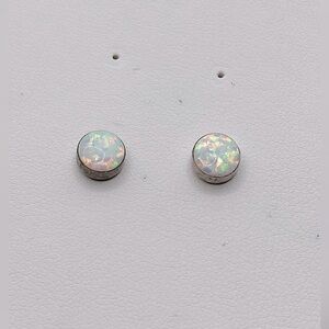 Vtg Sterling & White Opal Round Stud Earrings / 6mm